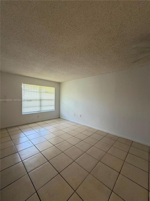 c-117-291 Nw 177th St, Miami Gardens, FL, 33169-4950 | Card Image