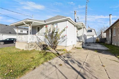 8 Josephine St, House other with 2 bedrooms, 1 bathrooms and 5 parking in Saint Catharines ON | Image 3