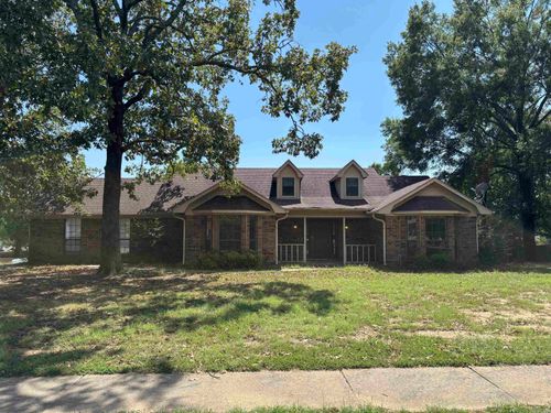 2305 Meadowlake Rd, Conway, AR, 72032-2563 | Card Image