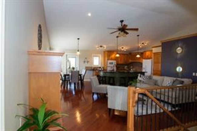 909 Whispering Dr, House detached with 4 bedrooms, 2 bathrooms and 2 parking in Vulcan AB | Image 6