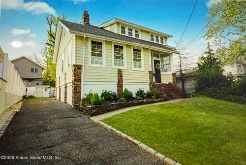 111 David St, Staten Island, NY, 10308-3118 | Card Image