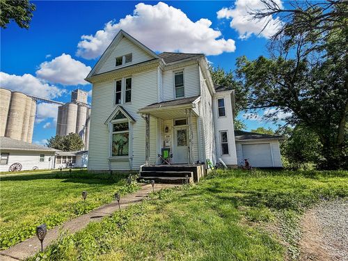 229 W Madison St, Moweaqua, IL, 62550-1121 | Card Image