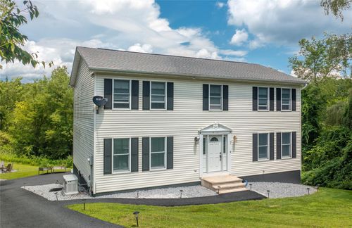 7 Glen Ct, Pawling, NY, 12564-1902 | Card Image