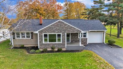 6859 Walmore Road, House other with 3 bedrooms, 1 bathrooms and null parking in Wheatfield NY | Image 3