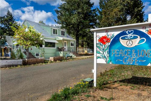 18248 Redwood Hwy, Selma, OR, 97538-9729 | Card Image