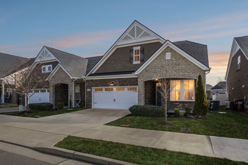 6042 Blackberry Ridge Ln, Hermitage, TN, 37076-1673 | Card Image