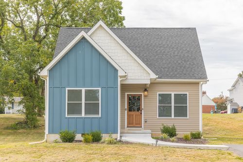 810 Denver Ave, SHENANDOAH, VA, 22849-1346 | Card Image
