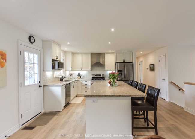 4329 Forest Wood Dr, House other with 4 bedrooms, 3 bathrooms and 6 parking in Severn ON | Image 16