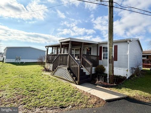 16 Green Acres Trailer Ct, Lebanon, PA, 17046-9210 | Card Image