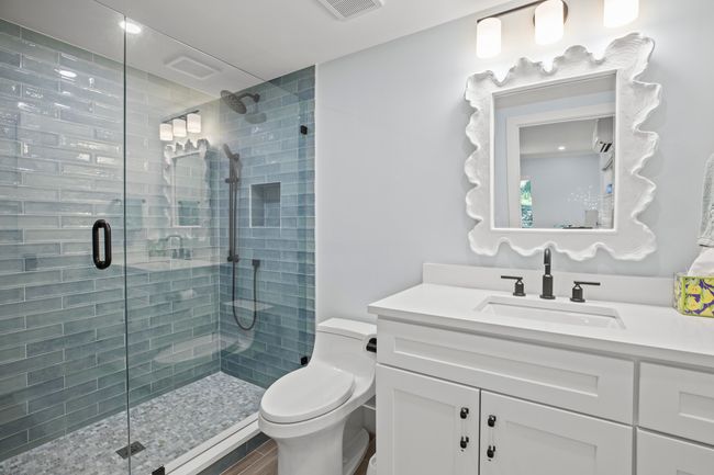 254-W-Seaview-Circle-2024-lower-guest-ba | Image 14