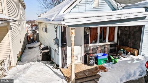 326 Center St, Wilkes Barre, PA, 18702-7404 | Card Image