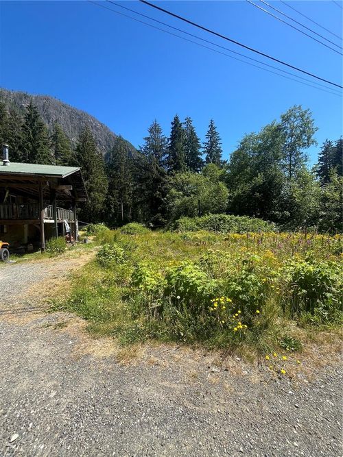 617 Keno Cres, Zeballos, BC, V0P2A0 | Card Image