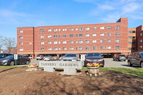 b315-111 Foster St, Peabody, MA, 01960-8929 | Card Image