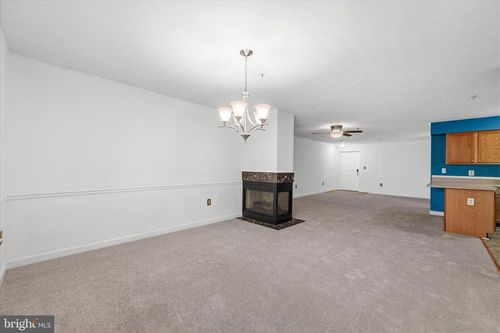 302-631 Admiral Dr, ANNAPOLIS, MD, 21401-8150 | Card Image