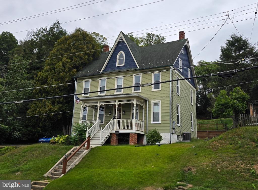 Manchester St, Glen Rock, PA 17327