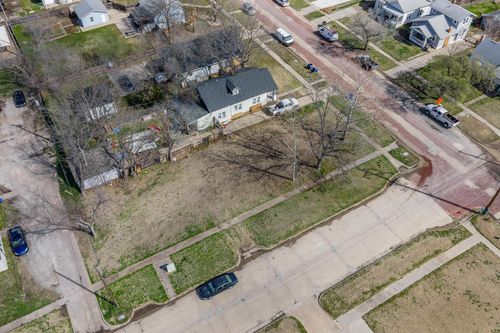 437 S Osage, Wichita, KS, 67213 | Card Image