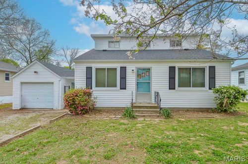 2320 Meadow Dr, Belleville, IL, 62226-7560 | Card Image