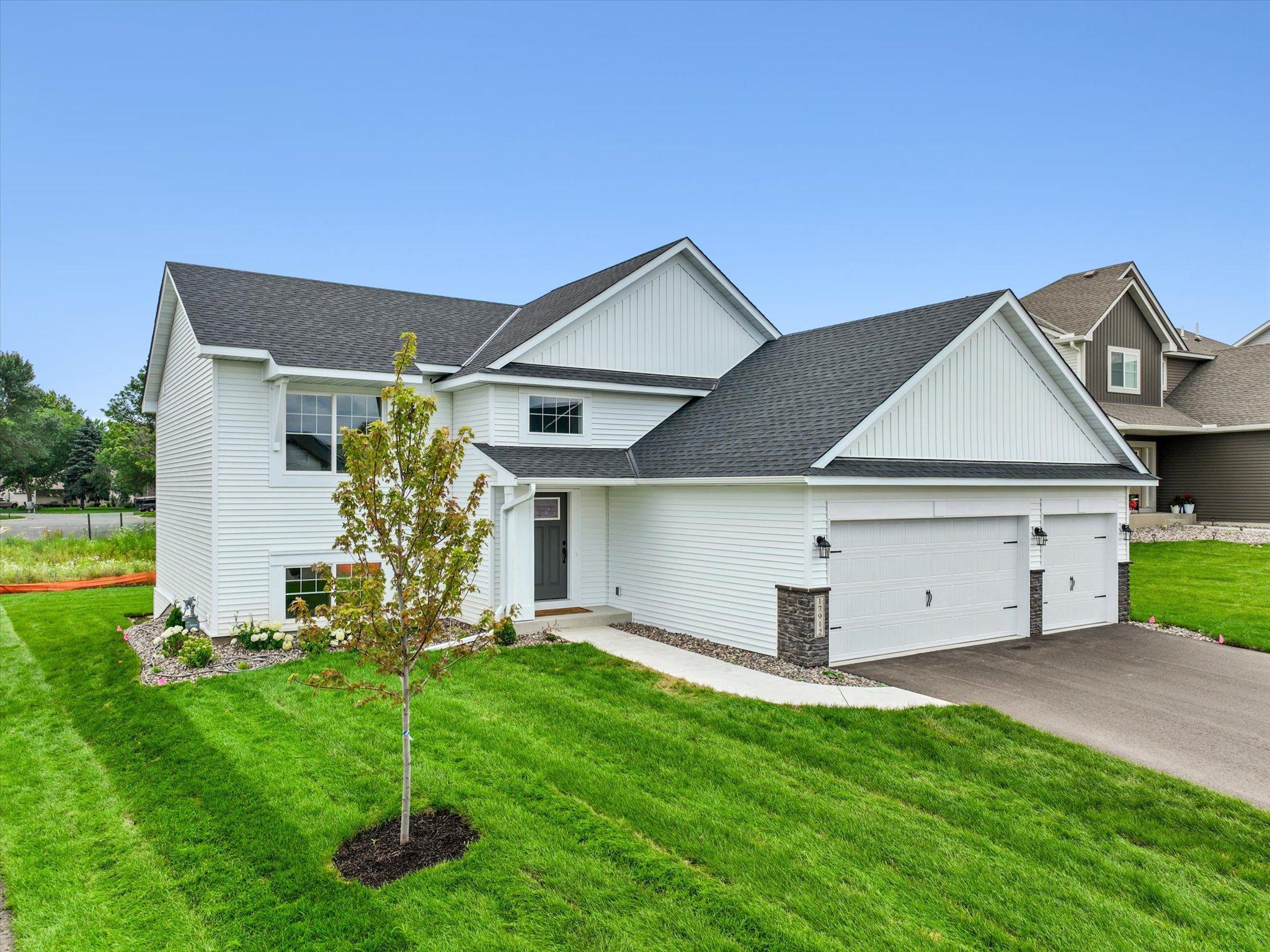 Eclipse Ave, Lakeville, MN 55044