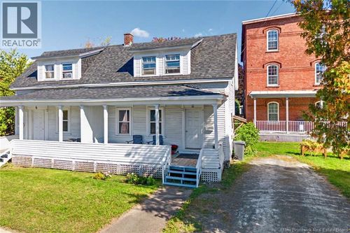 2 River St, Fredericton, NB, E3A4L6 | Card Image
