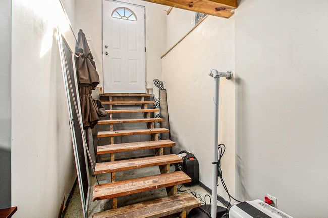 Lower level outside egress | Image 26