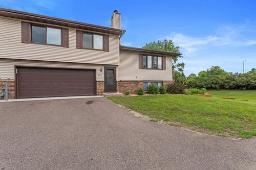 8426 Toledo Ave N, Brooklyn Park, MN, 55443-2284 | Card Image