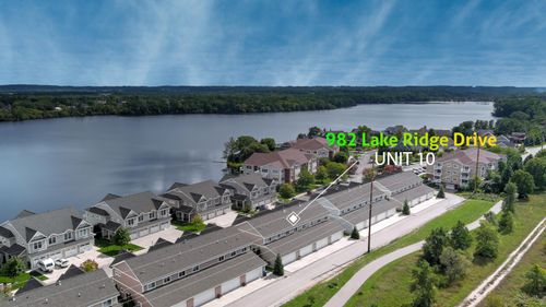 982 Lake Ridge Dr, Traverse City, MI, 49684-4552 | Card Image