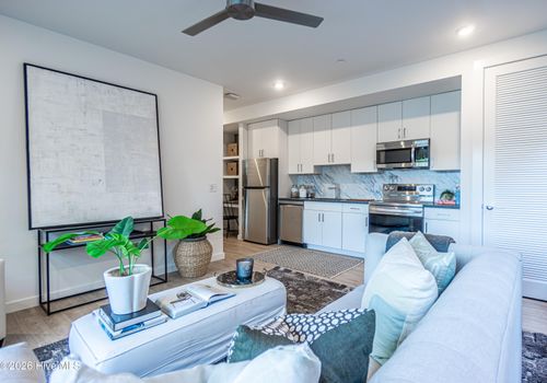 102-1102 Castle St, Wilmington, NC, 28401-5584 | Card Image