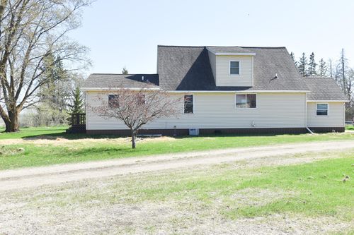 45573 250th Ave Ne, Middle River, MN, 56737-9483 | Card Image