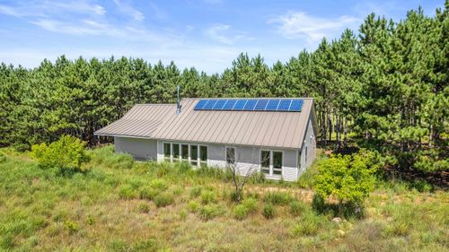 E1955 Lambs Quarters Ln, WAUPACA, WI, 54981-6827 | Card Image