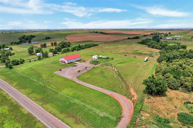 23003 N Frontage Rd, Home with 0 bedrooms, 0 bathrooms and null parking in Clinton OK | Image 23