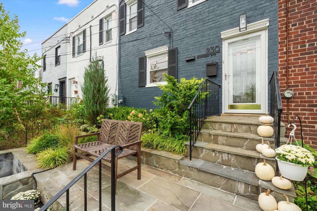 Burgess Ave, Alexandria, VA 22305
