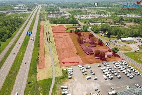 8662 Brewerton Rd, Cicero, NY, 13039-9425 | Card Image