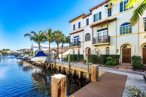 813 Estancia Way, Boynton Beach, FL, 33435-6405 | Card Image