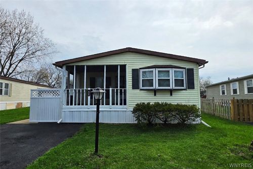 438 Chestnut Dr, Lockport, NY, 14094-9167 | Card Image