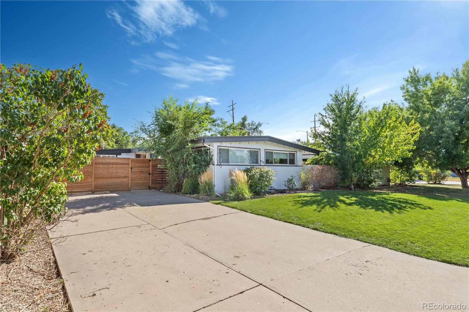 Bellewood Dr, Englewood, CO 80113