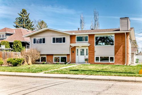 2212 4 St Ne, Calgary, AB, T2E3T9 | Card Image