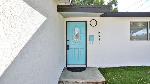 2540 W Picadilly, Anaheim, CA, 92801 | Card Image