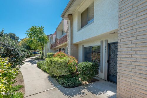 267 Green Lea Pl, Thousand Oaks, CA, 91361-1102 | Card Image