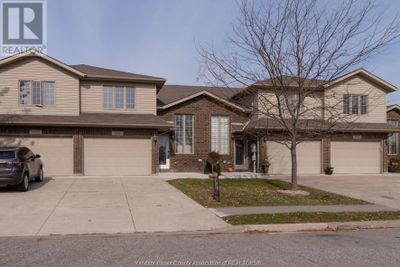 11918 Boulder Cres, Townhouse with 3 bedrooms, 3 bathrooms and null parking in Windsor ON | Image 3