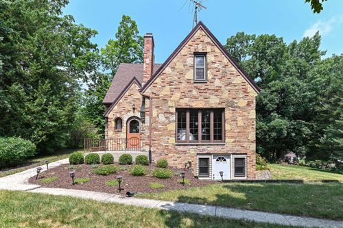 30406 Forest Dr, BURLINGTON, WI, 53105-9687 | Card Image