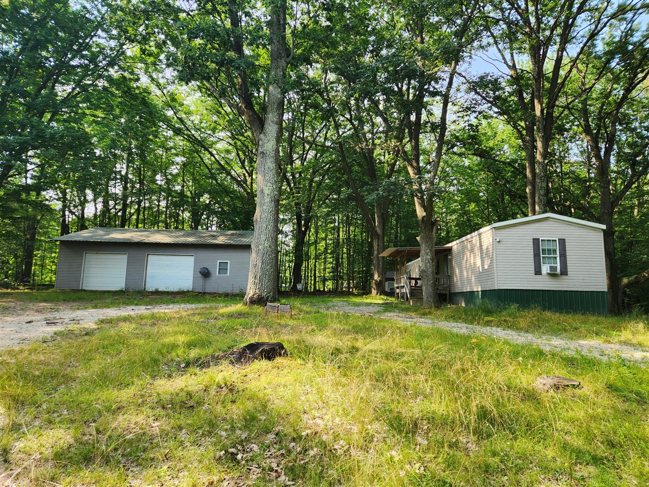 Plateau Cir, Leroy, MI 49655