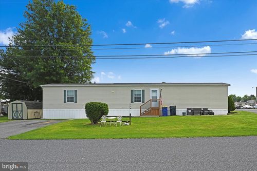 90 Willow Dr, Ephrata, PA, 17522-9144 | Card Image