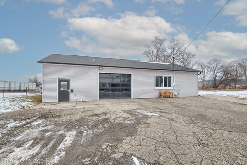 5482 Miller Rd, Swartz Creek, MI, 48473-1513 | Card Image