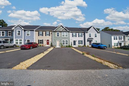 220 Gentle Breeze Dr, BUNKER HILL, WV, 25413-3145 | Card Image
