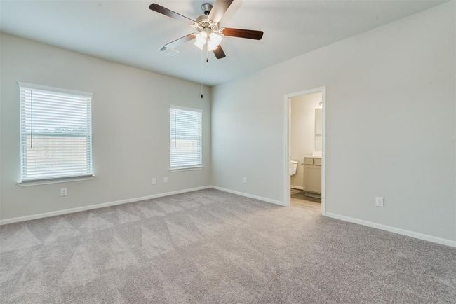 27398 Axis Deer Trl, House other with 3 bedrooms, 2 bathrooms and 2 parking in Magnolia TX | Image 8