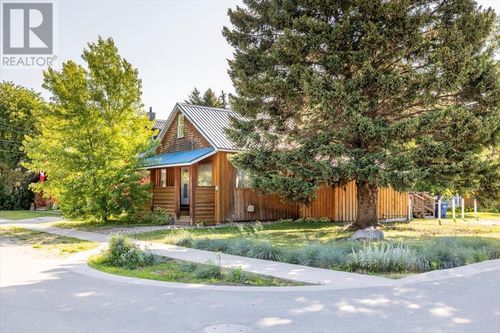 702 9th Ave, Fernie, BC, V0B1M1 | Card Image