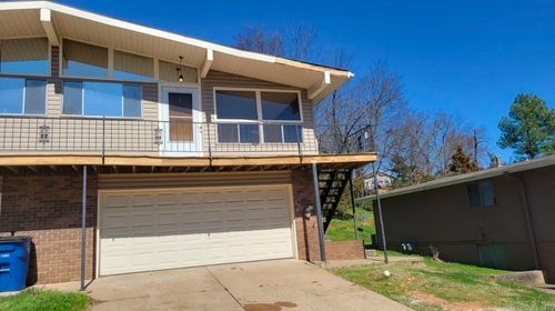 300 Sierra Madre Dr, North Little Rock, AR, 72118-3457 | Card Image