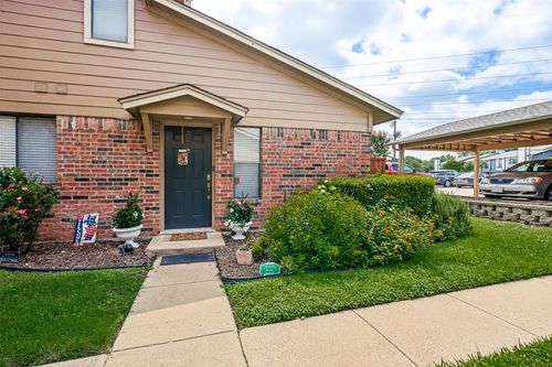 5644 Cedar Creek Dr, Benbrook, TX, 76109-5768 | Card Image