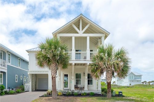 643 Center Sq W, Port Aransas, TX, 78373 | Card Image