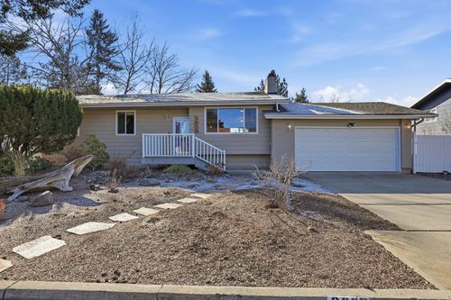 2306 E 49th Ave, Spokane, WA, 99223-6517 | Card Image